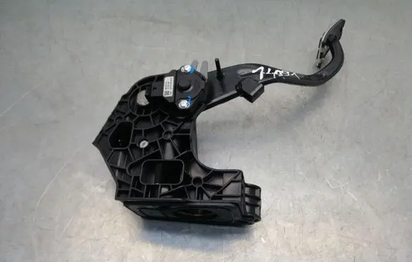 Clutch pedal
