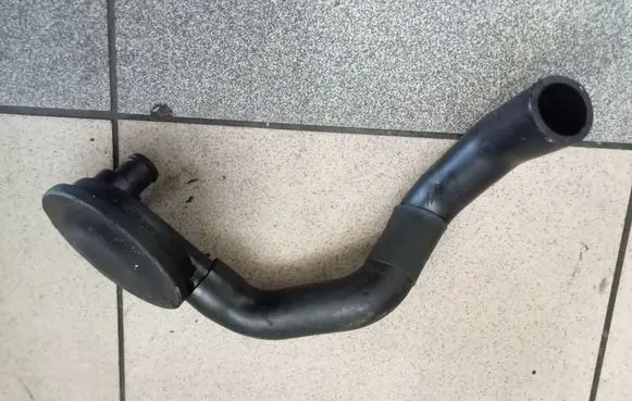 Volkswagen Transporter - Caravelle T4 Breather/breather pipe/hose 074129101