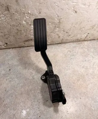 Subaru Legacy Accelerator throttle pedal 36010AG140 12N09C00411