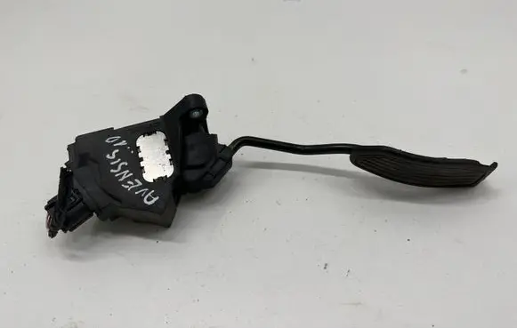 Toyota Avensis T270 Accelerator throttle pedal 7811005021