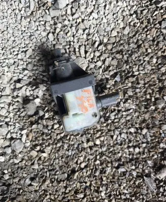 Citroen C4 I Picasso Fuel tank cap lock 806653