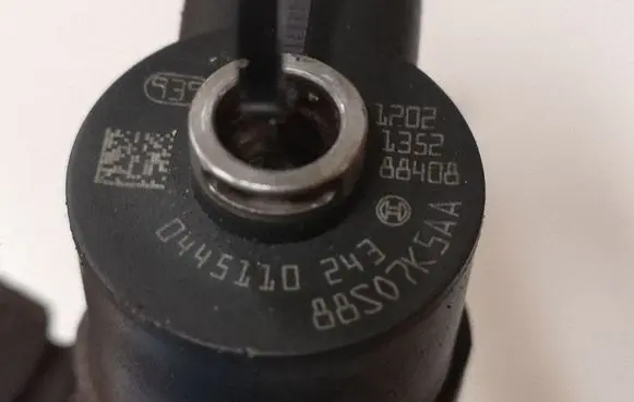 Opel Vectra C Fuel injector 0445110243