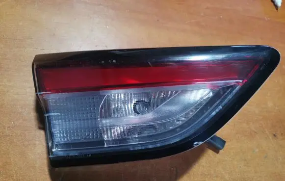 Tailgate rear/tail lights