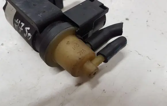 Vacuum valve