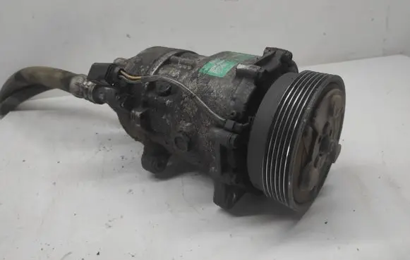 Volkswagen Golf IV Air conditioning (A/C) compressor (pump)