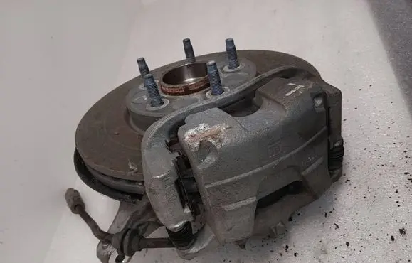 Chevrolet Volt I Front wheel hub spindle knuckle