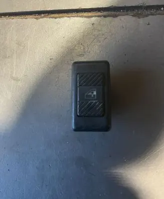 Nissan Terrano Electric window control switch 
