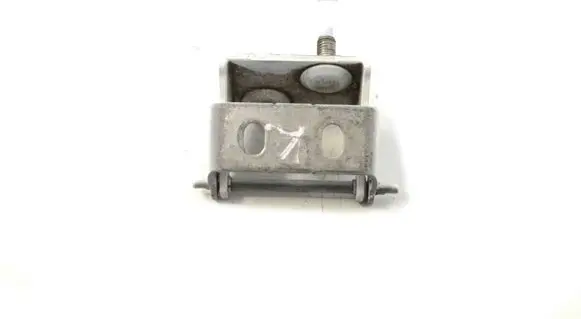 Tailgate/trunk/boot hinge