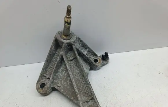 Nissan Note (E11) Gearbox mounting bracket 8200043084 8200457080