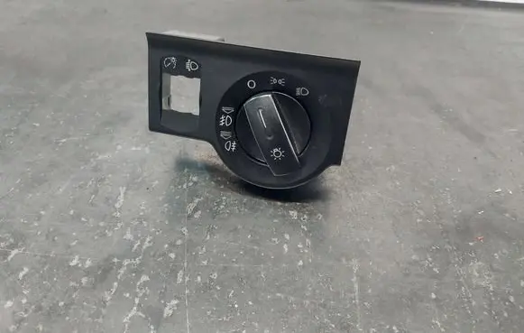 Audi A2 Light switch 8Z1941531E