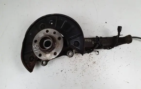 Volkswagen Touareg I Front wheel hub spindle knuckle 7L6615311 7L6407258A