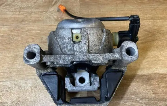 Audi A7 S7 4G Engine mount vacuum valve W18416-18