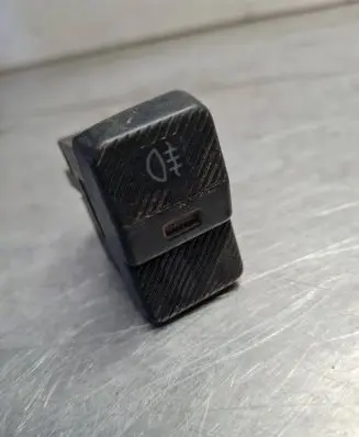 Fog light switch