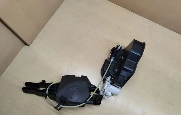 BMW X4 F26 Front door coupe exterior handle/bracket 7331739 7318409