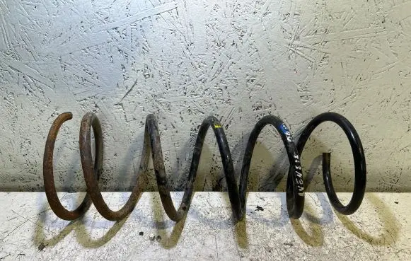 Toyota Avensis T220 Rear coil spring