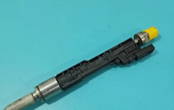 BMW 5 F10 F11 Fuel injector 0261500109 IMPRK1512039