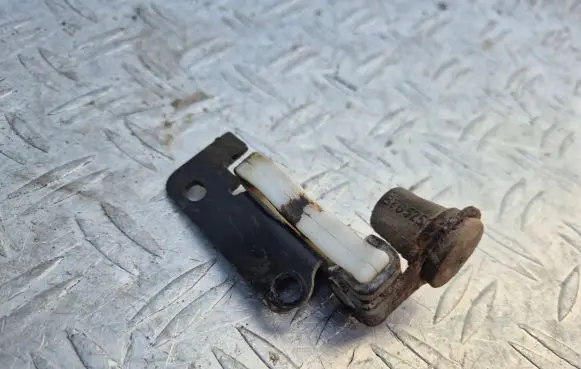 Volkswagen Caddy Sliding door check strap stopper 2K0843413A