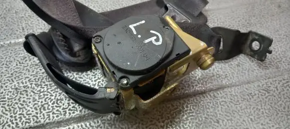 Opel Vectra B Front seatbelt