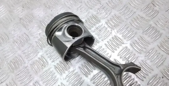 Volvo XC60 Piston with connecting rod 81L123