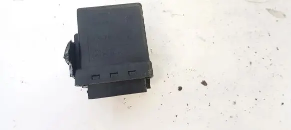 BMW 5 E39 Glow plug pre-heat relay 2246919 72RB510