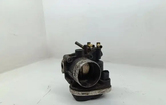 Skoda Octavia Mk2 (1Z) Throttle valve A2C53042125 0AA133022AB 044631