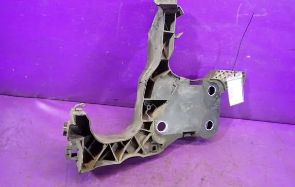 Renault Megane II Front bodywork piece 