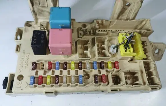 Toyota Avensis T250 Fuse box set 8264105030A 4221840287 07061511225601
