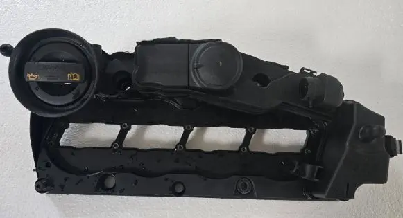 Volkswagen PASSAT B6 Rocker cam cover 03L103469 03L129969D