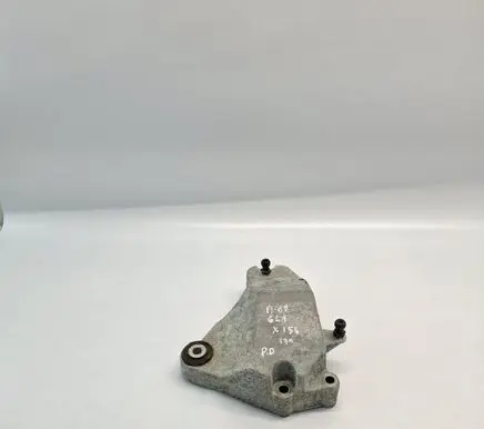 Mercedes-Benz GLA W156 Engine mount bracket A2702230002