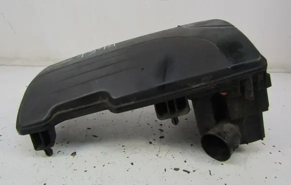 Renault Thalia I Air filter box 8200517765