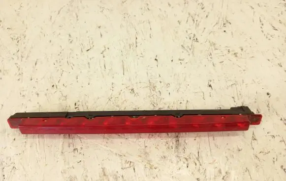 Audi A6 S6 C4 4A Third/center stoplight 8D9945097B