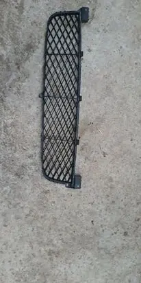 Suzuki Grand Vitara II Front bumper lower grill NOCODE