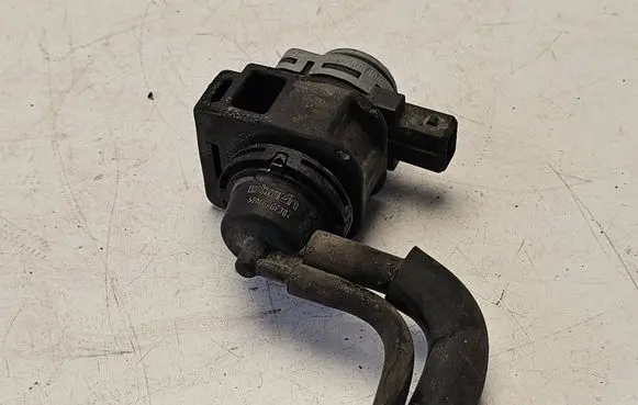 Renault Trafic II (X83) Turbo solenoid valve 8200575400
