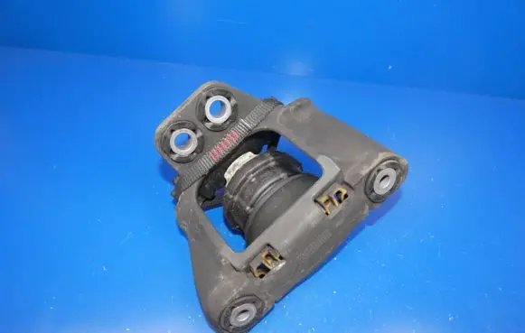 Volvo XC90 Engine mount bracket 586709