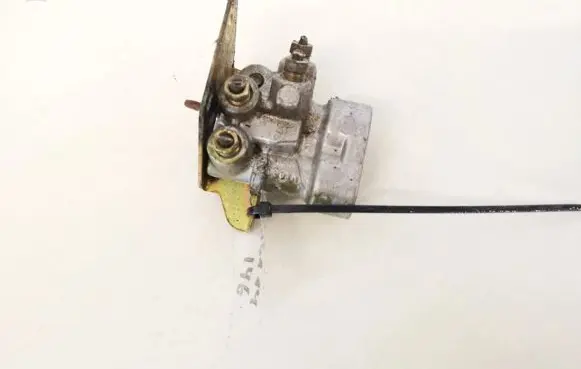 Subaru Forester SF Air suspension compressor 