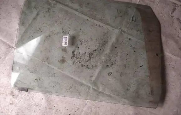 Fiat Ducato Front door window glass four-door as2