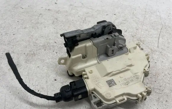 Audi A4 S4 B9 Rear door lock 4G0839016F
