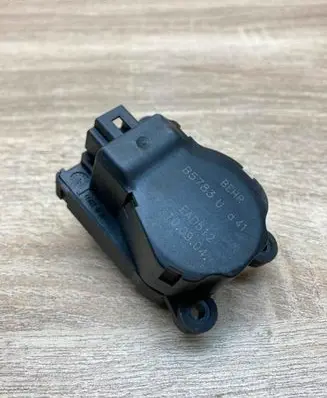 Citroen C4 I Air flap motor/actuator B5783UA41 EAD512