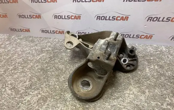 Audi A6 S6 C5 4B Engine mounting bracket 8E0199352D
