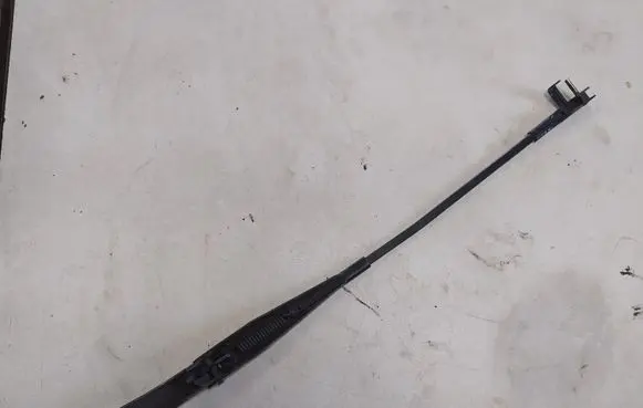 Opel Astra H Front wiper blade arm 13111220
