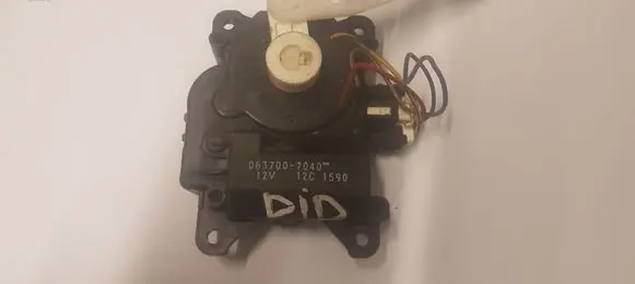 Mitsubishi Pajero Intake manifold valve actuator/motor 0637007040