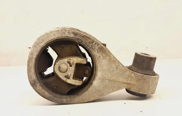 Nissan Qashqai Engine mount bracket 8200277221