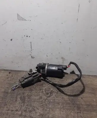 Nissan X-Trail T30 Headlight washer pump 63632