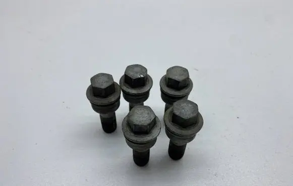 Audi Q3 8U Nuts/bolts 