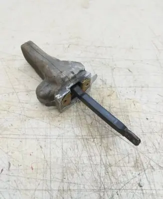 BMW 5 E39 Rear door check strap stopper 81934481
