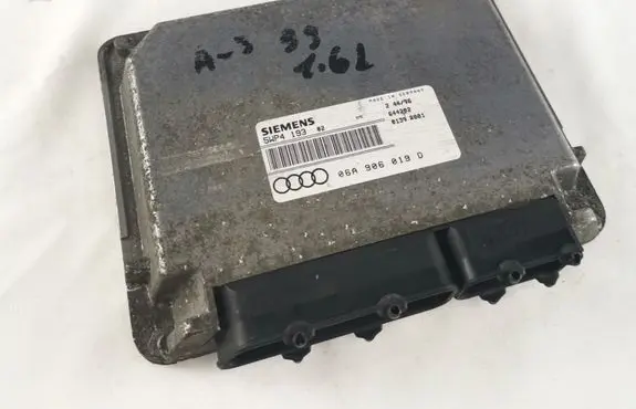 Audi A3 S3 8L Engine control unit/module 06A906019D 5WP419302 644202
