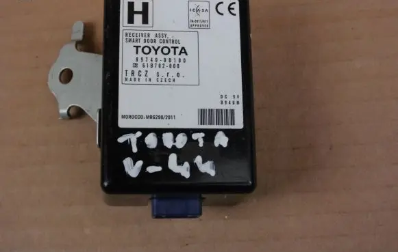 Toyota Yaris Door central lock control unit/module 897400D100