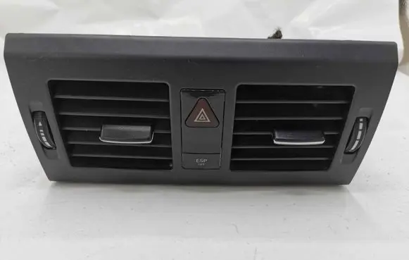 Mercedes-Benz C W204 Dash center air vent grill A2048304954 7401001