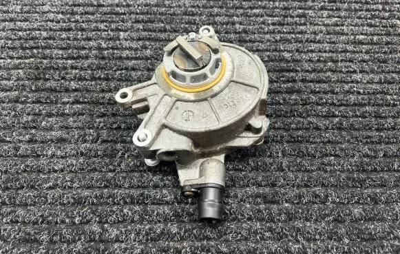 BMW M5 F90 Vacuum pump 8634120 68739010 200438