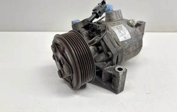 Nissan Juke I F15 Air conditioning (A/C) compressor (pump) 926001HC2D B140202830